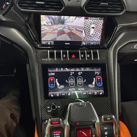 2021 Lamborghini Urus Pearl Capsule