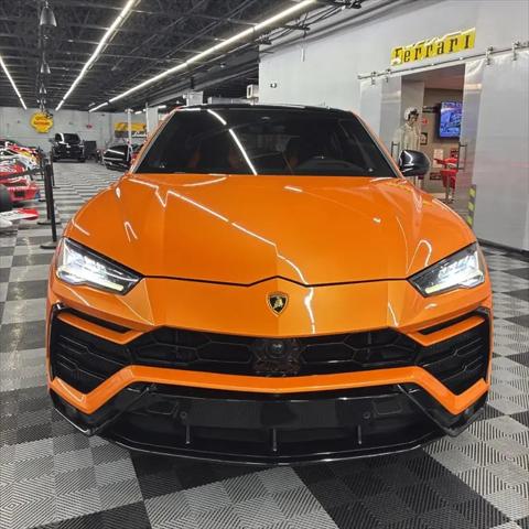 2021 Lamborghini Urus Pearl Capsule