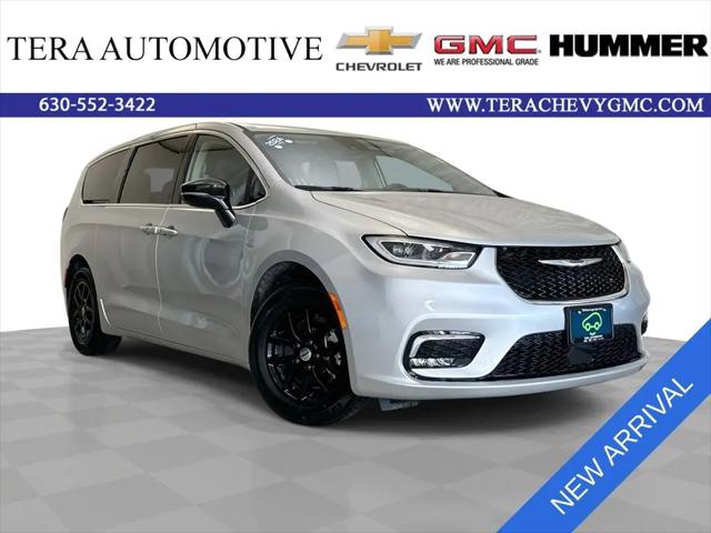 2024 Chrysler Pacifica Touring L for sale in Sandwich, IL