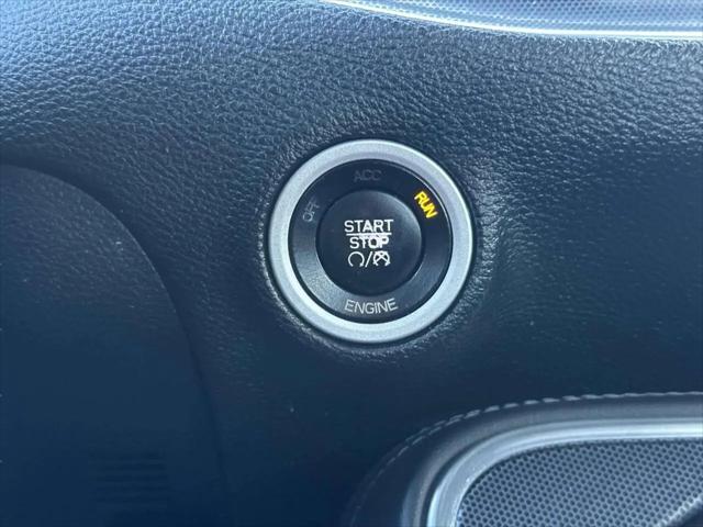 2016 Dodge Challenger SXT Plus
