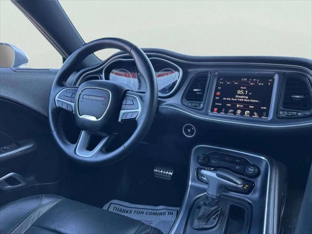 2016 Dodge Challenger SXT Plus