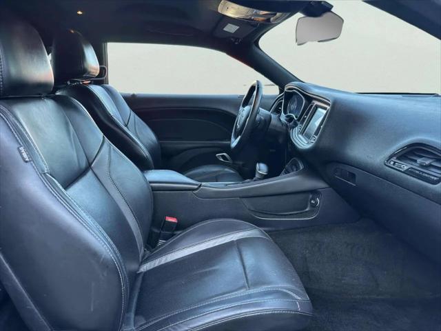 2016 Dodge Challenger SXT Plus
