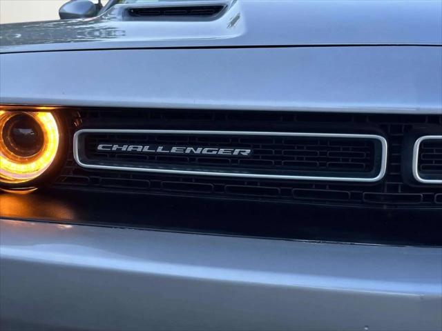 2016 Dodge Challenger SXT Plus