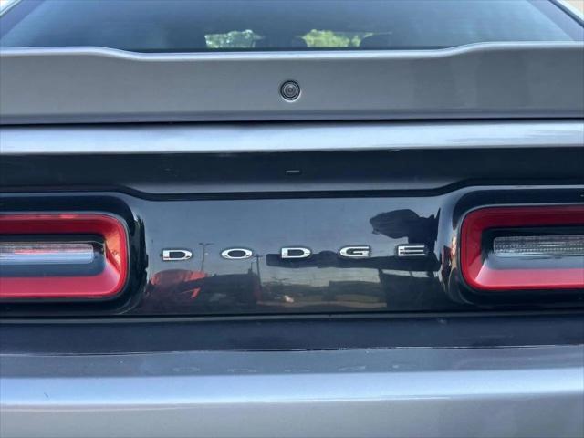 2016 Dodge Challenger SXT Plus