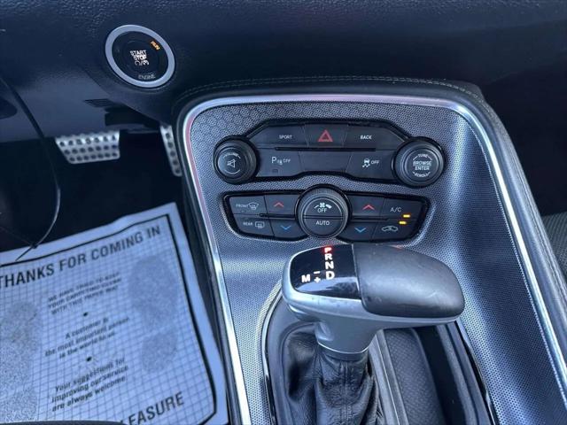 2016 Dodge Challenger SXT Plus