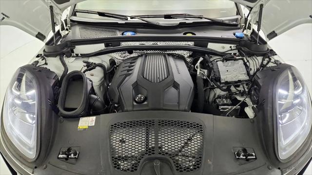 2023 Porsche Macan T