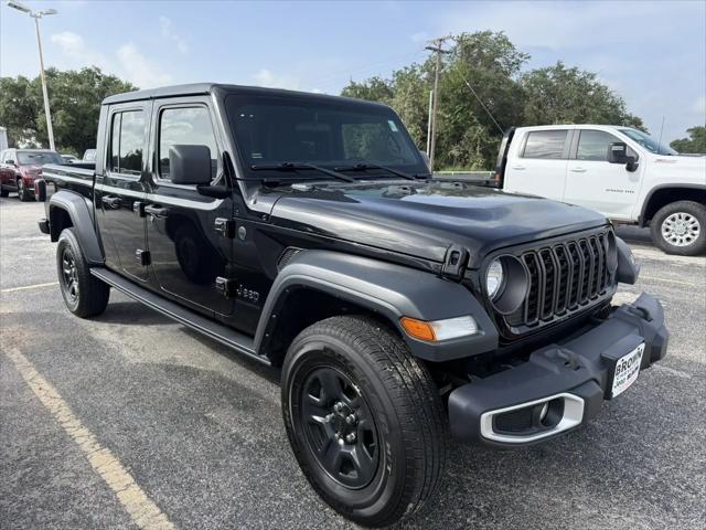 2024 Jeep Gladiator Sport for sale in Devine, TX