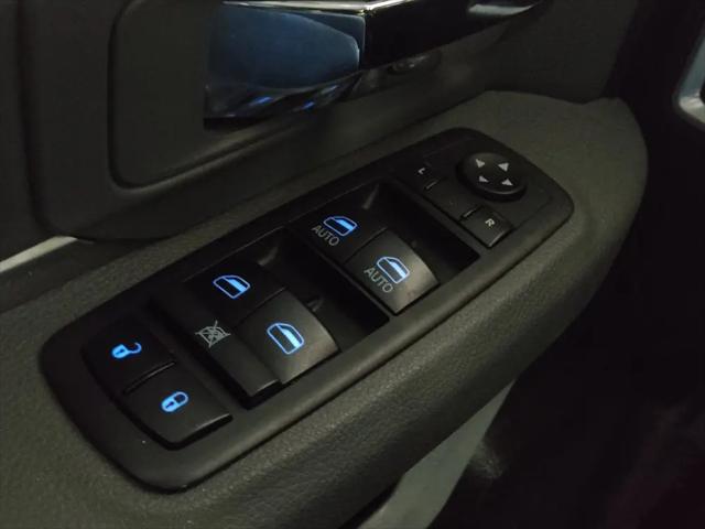2019 Ram 1500 Classic SLT Crew Cab 4x4 6'4" Box