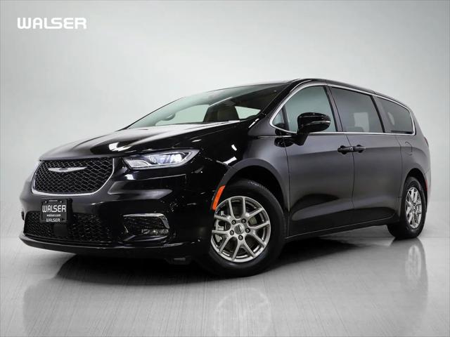 2025 Chrysler Pacifica Select for sale in South St Paul, MN