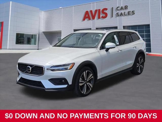 2025 Volvo V60 Cross Country Plus, B5 AWD Gas (mild hybrid) for sale in Live Oak, TX