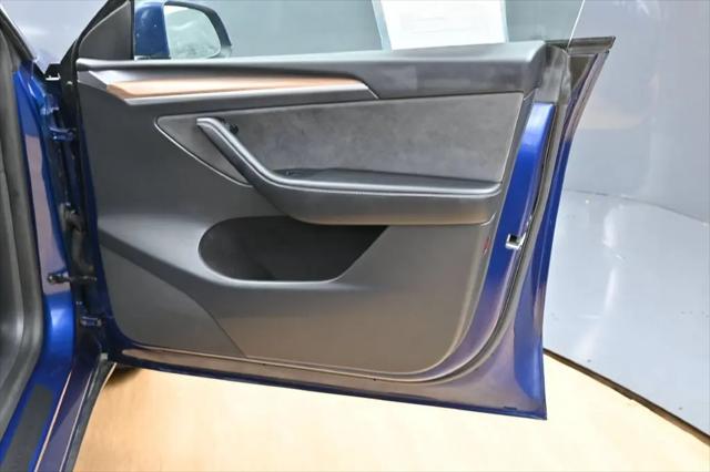 2025 Tesla Model Y Long Range Dual Motor Rear-Wheel Drive