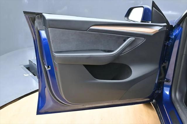 2025 Tesla Model Y Long Range Dual Motor Rear-Wheel Drive