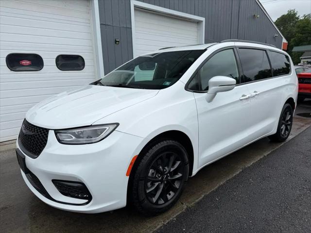 2021 Chrysler Pacifica Limited AWD for sale in Binghamton, NY