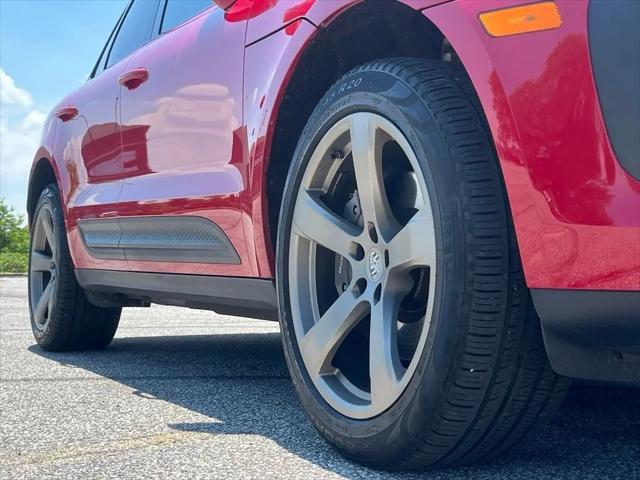 2022 Porsche Macan Macan