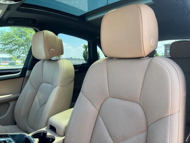 2022 Porsche Macan Macan