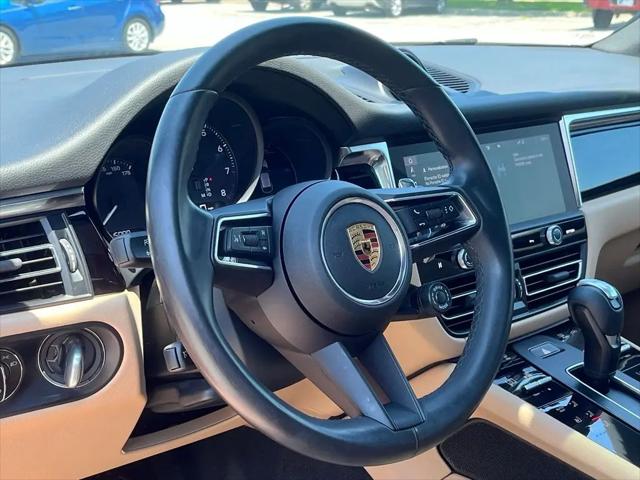 2022 Porsche Macan Macan