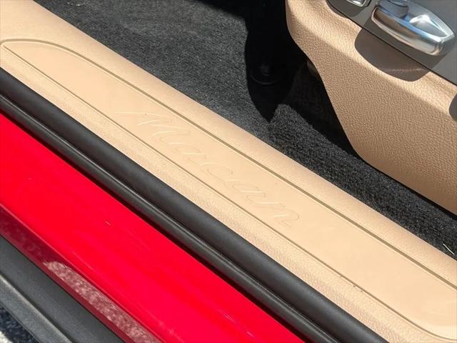 2022 Porsche Macan Macan