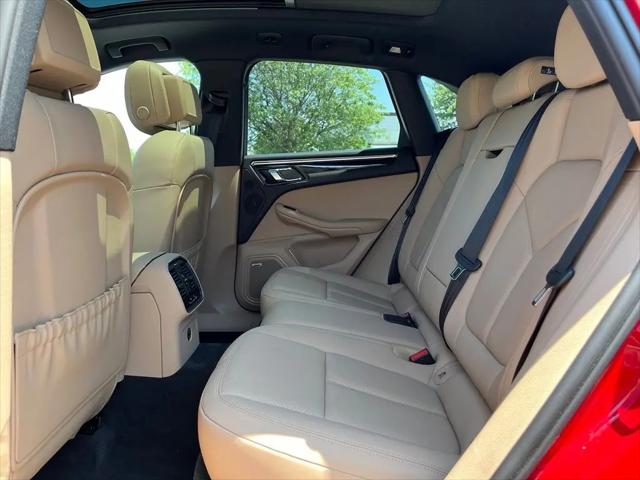 2022 Porsche Macan Macan