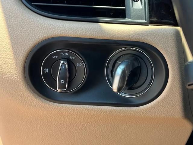 2022 Porsche Macan Macan