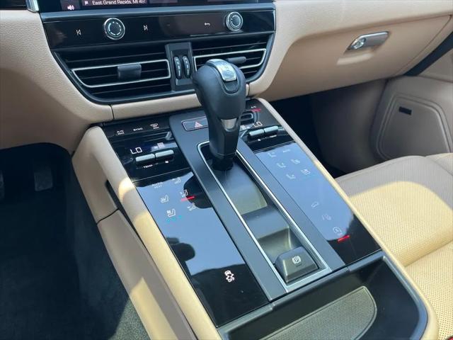 2022 Porsche Macan Macan