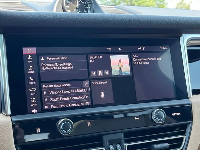 2022 Porsche Macan Macan