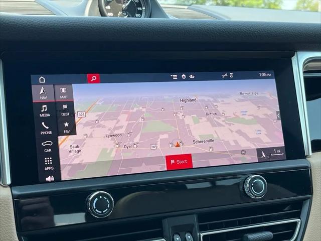 2022 Porsche Macan Macan