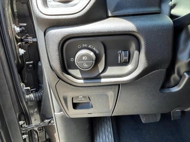 2026 Ram 1500 Express Crew Cab 4x2 57 Box