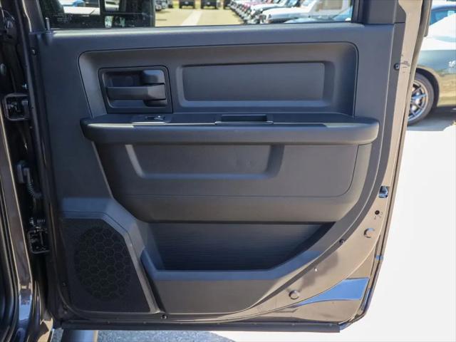 2026 Ram 2500 Black Express Crew Cab 4x4 64 Box