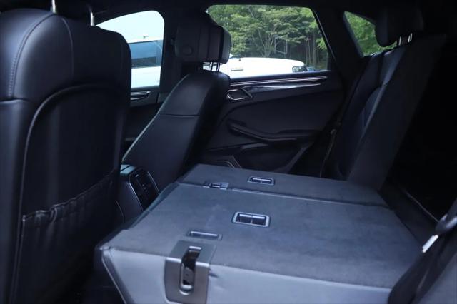 2021 Porsche Macan Macan