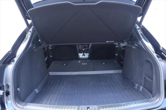 2021 Porsche Macan Macan