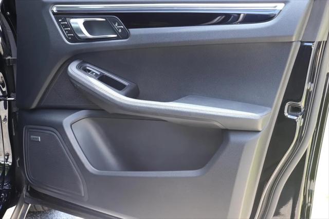2021 Porsche Macan Macan