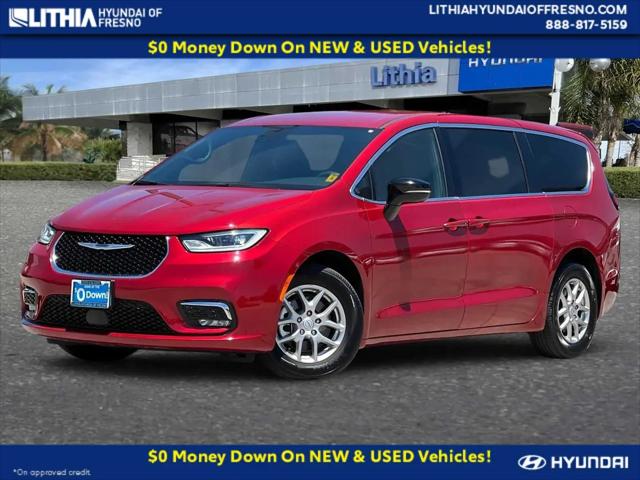 2025 Chrysler Pacifica Select for sale in Fresno, CA
