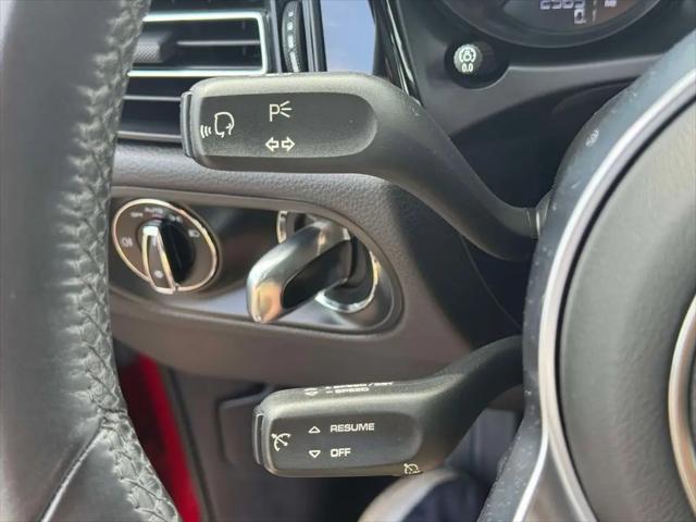 2021 Porsche Macan Macan