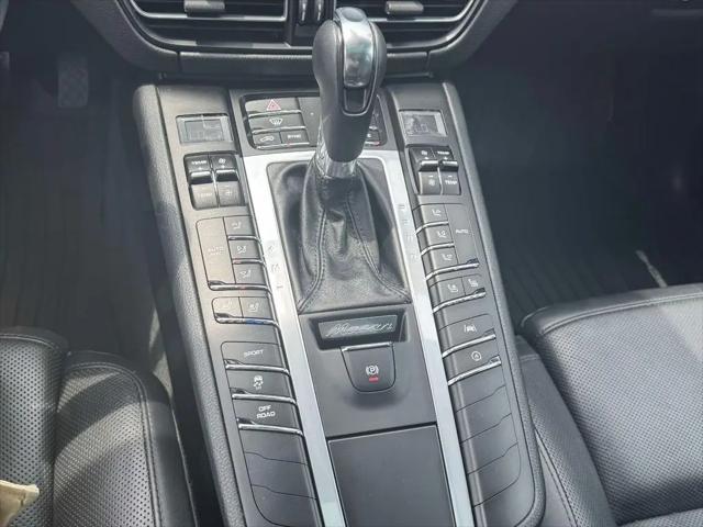 2021 Porsche Macan Macan