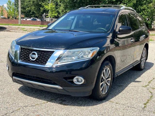 2013 Nissan Pathfinder SV for sale in Madison Heights, MI