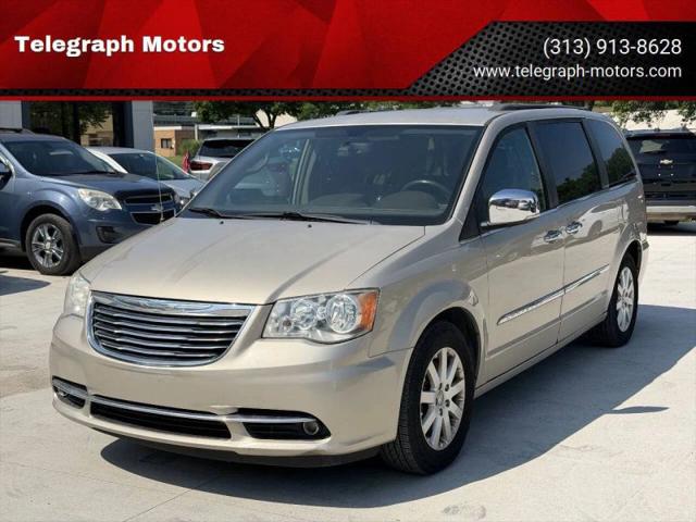 2012 Chrysler Town & Country Touring-L for sale in Southfield, MI