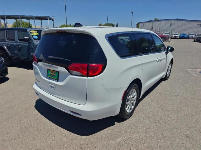 2021 Chrysler Voyager LX
