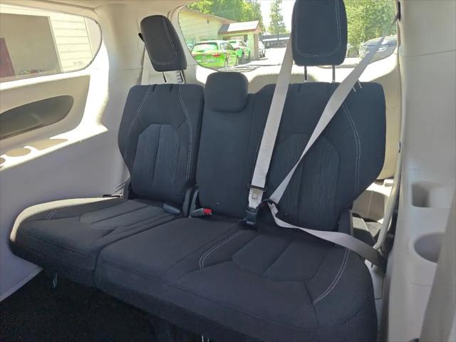 2021 Chrysler Voyager LX