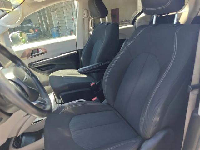 2021 Chrysler Voyager LX