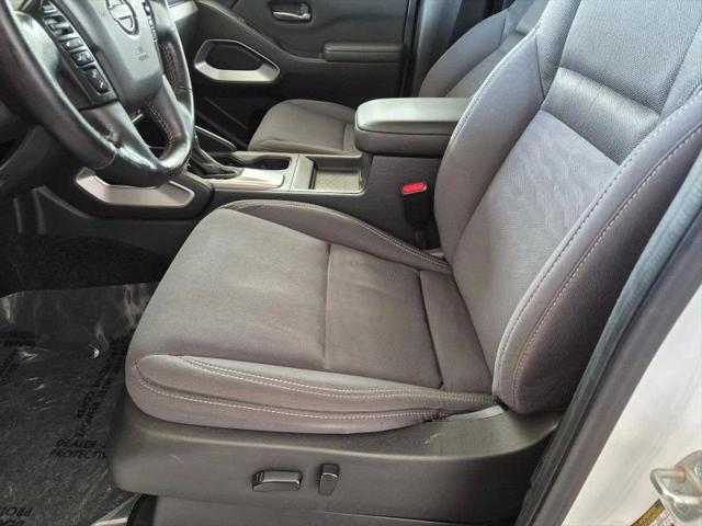 2022 Nissan Frontier Crew Cab SV 4x2