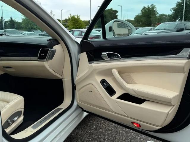 2016 Porsche Panamera S
