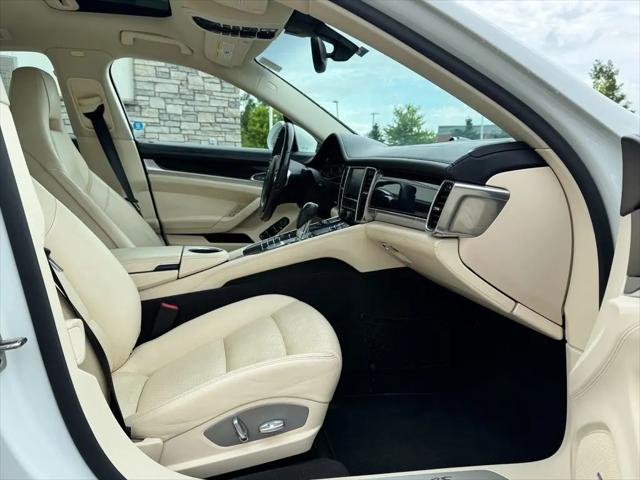 2016 Porsche Panamera S