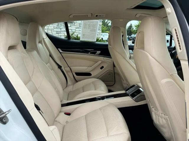 2016 Porsche Panamera S