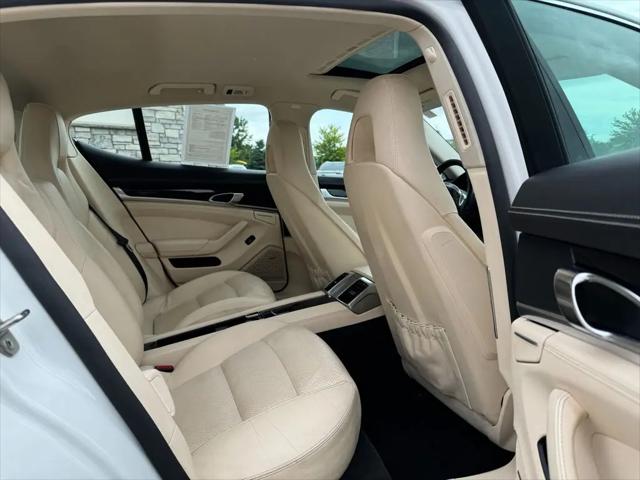2016 Porsche Panamera S