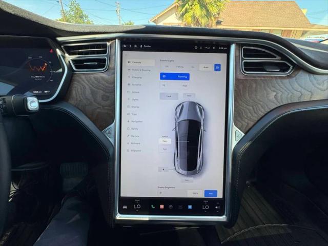 2016 Tesla Model S 90D
