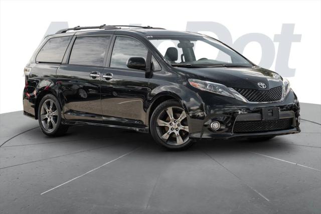 2015 Toyota Sienna SE 8 Passenger for sale in Sykesville, MD