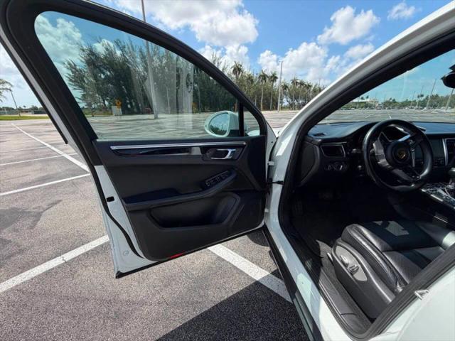 2017 Porsche Macan Base