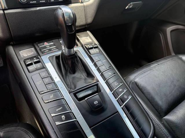 2017 Porsche Macan Base