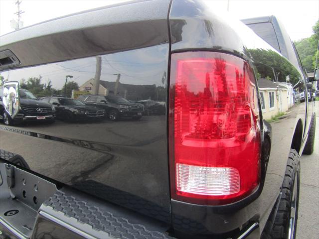 2017 Ram 1500 Express Crew Cab 4x4 57 Box
