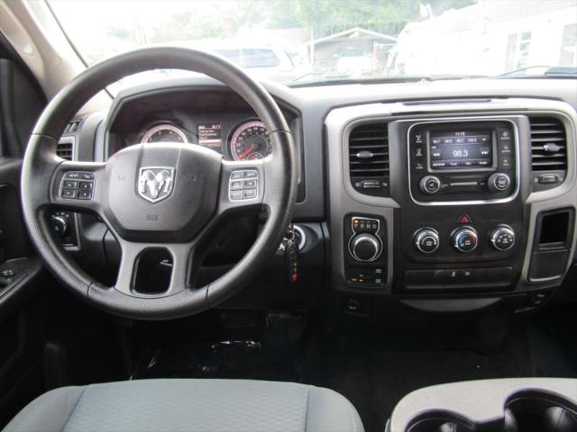 2017 Ram 1500 Express Crew Cab 4x4 57 Box